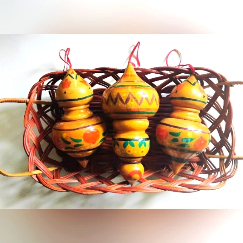 Handcrafted Wooden Lacquered Ornaments (Set Of 3) Basket NFS